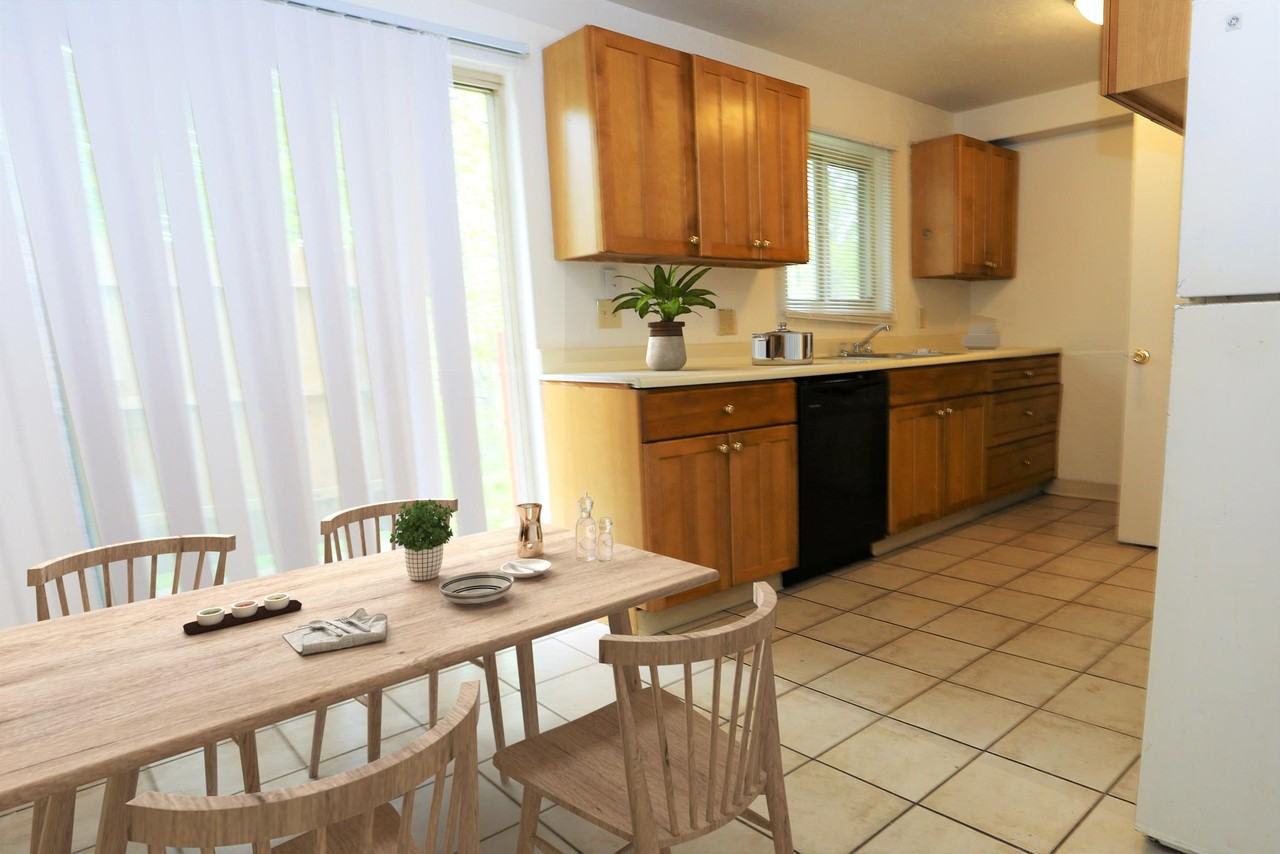 Rosewood Park Apts - Photo 2 of 12