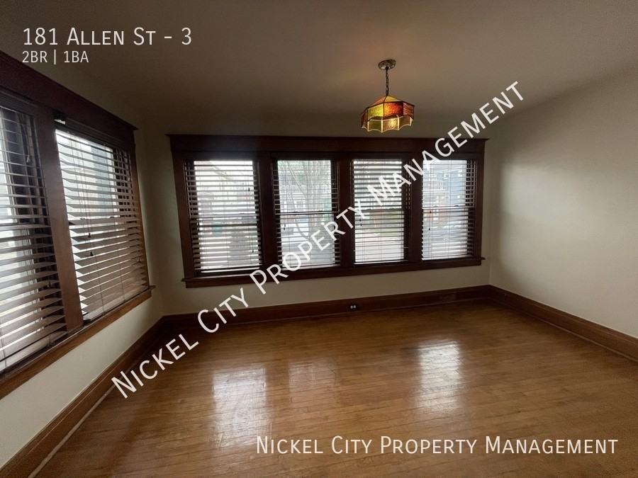 181 Allen St #3 - Photo 7 of 30