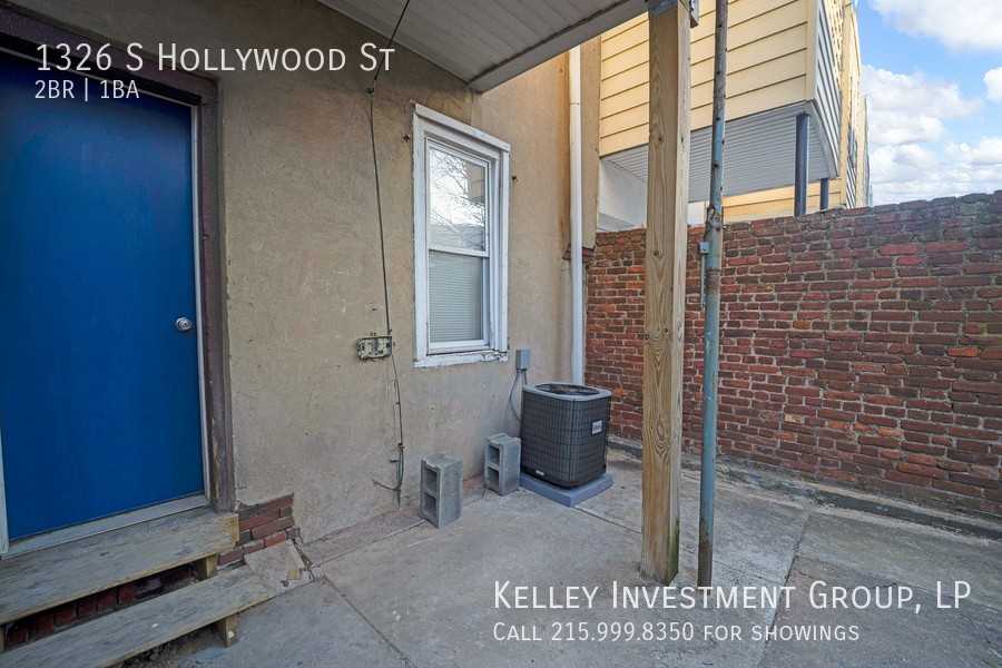 1326 S Hollywood St - Photo 5 of 24