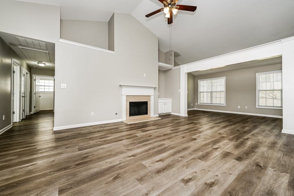 420 Eglington Trl - Photo 4 of 17