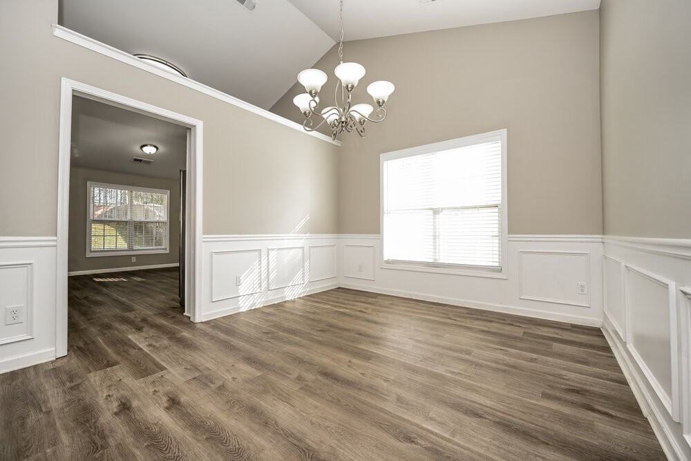 420 Eglington Trl - Photo 5 of 17