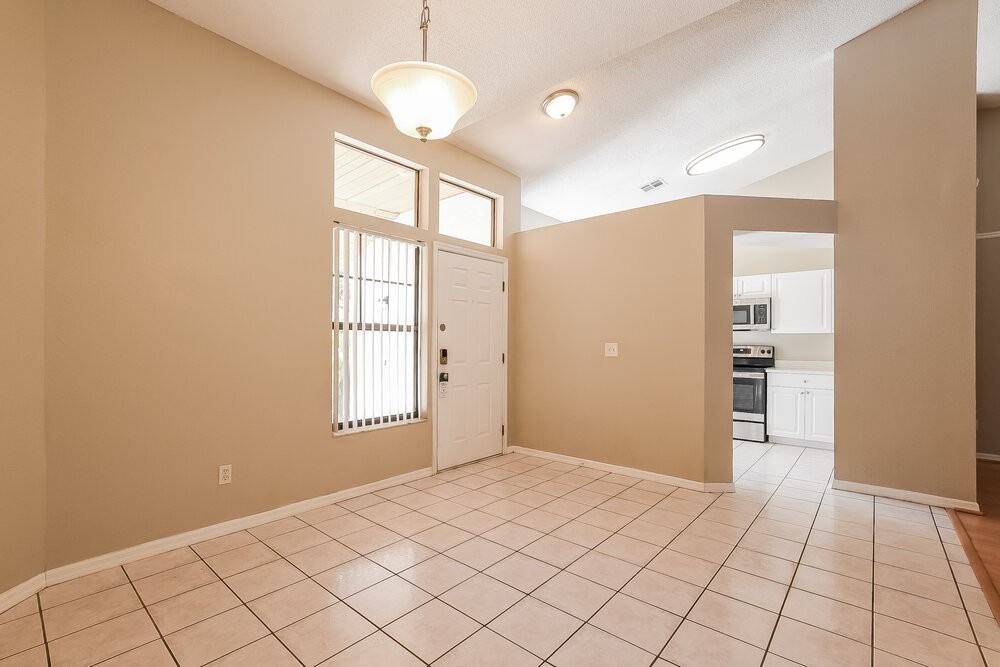 1052 Alpug Ave - Photo 6 of 16