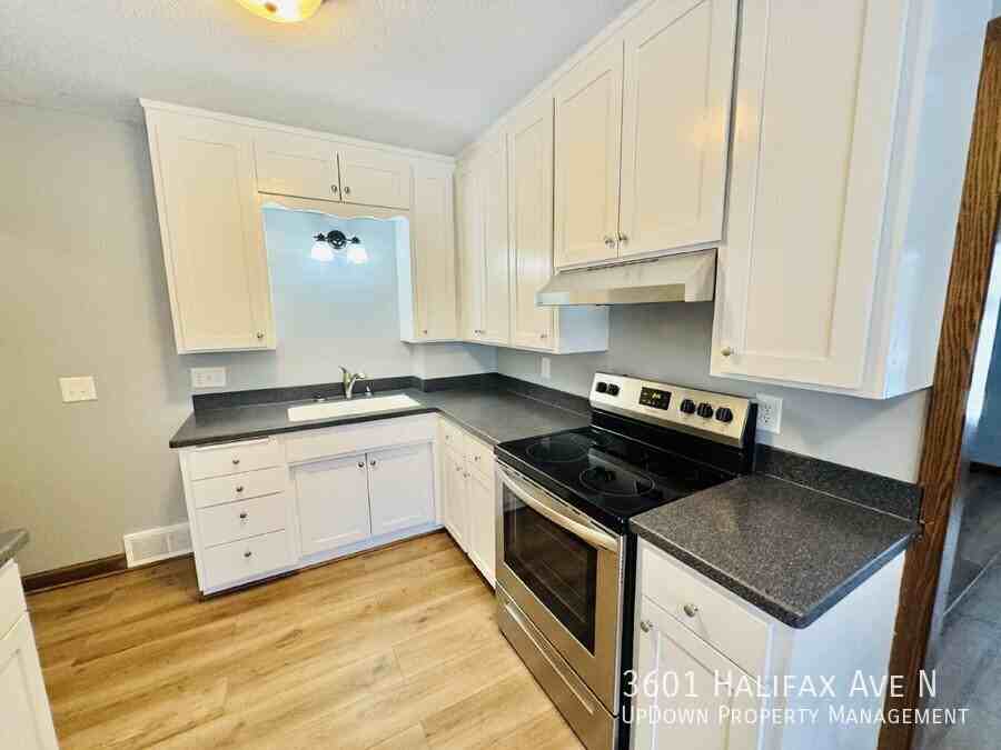 3601 Halifax Ave N - Photo 5 of 25