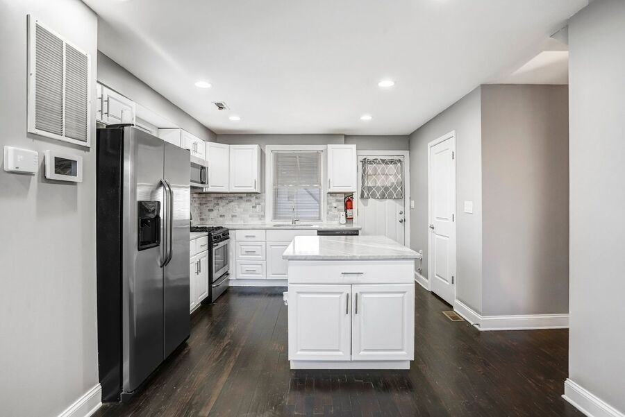 812 Burns St Se - Photo 7 of 50