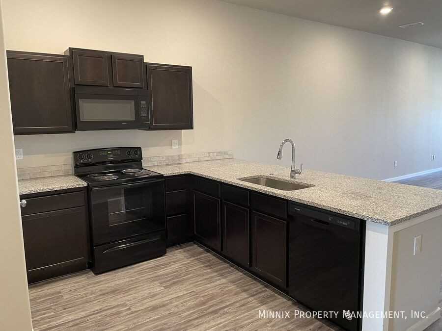 1634 133rd St #B - Photo 3 of 19