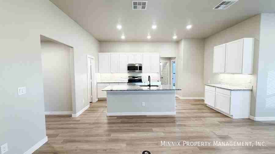 2011 132nd St - Photo 5 of 27