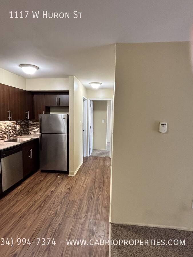 Huron Flats (1117 W. Huron) - Photo 2 of 21