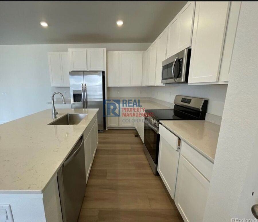 5525 Wisteria Ave - Photo 3 of 29