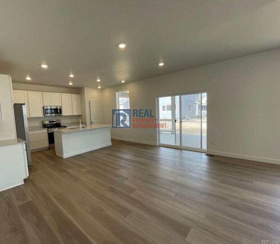 5525 Wisteria Ave - Photo 4 of 29