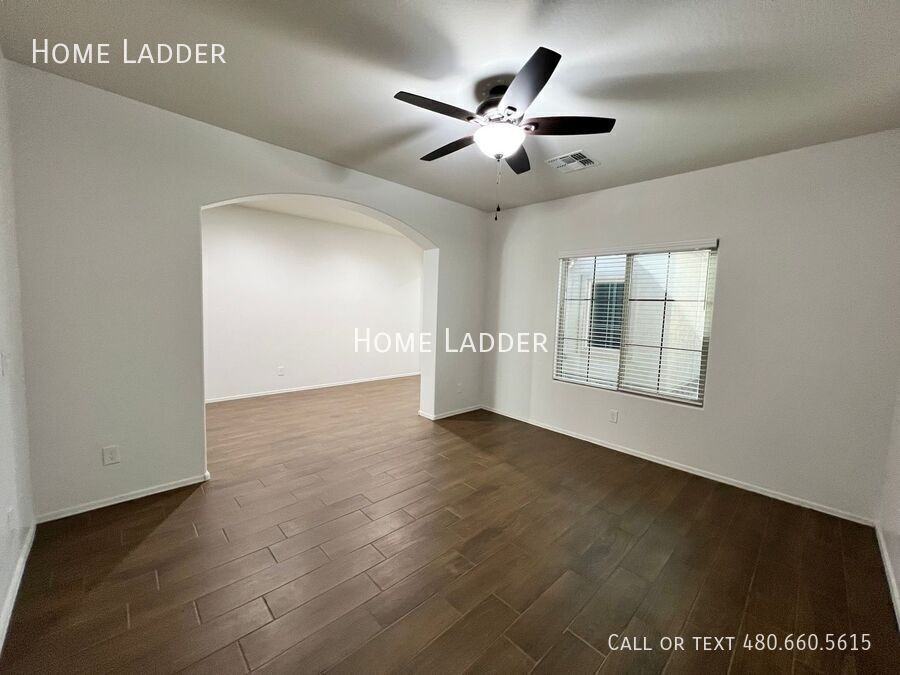 5736 W Heritage Ct - Photo 6 of 33