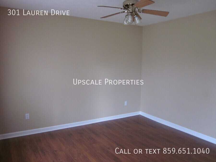 301 Lauren Dr - Photo 2 of 14