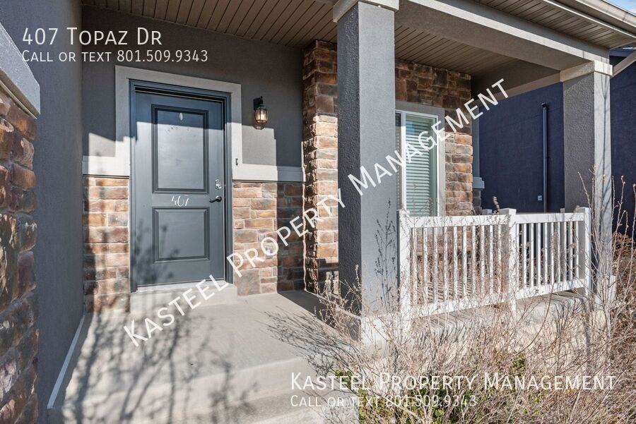 407 Topaz Dr - Photo 3 of 50