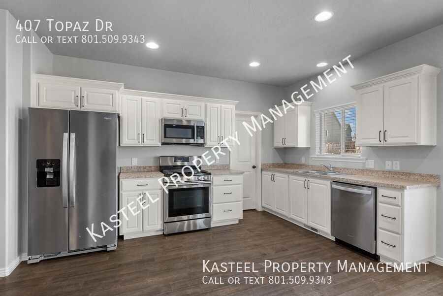 407 Topaz Dr - Photo 4 of 50