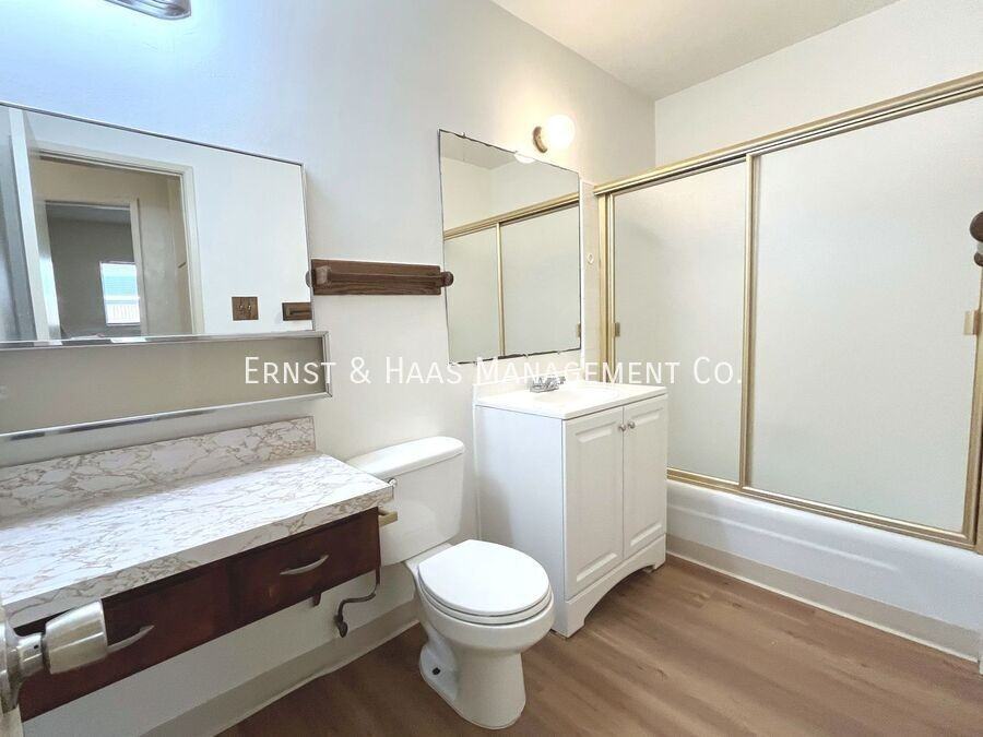 5977 Myrtle Ave - Photo 7 of 10