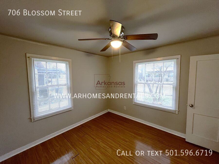 706 Blossom St - Photo 2 of 8