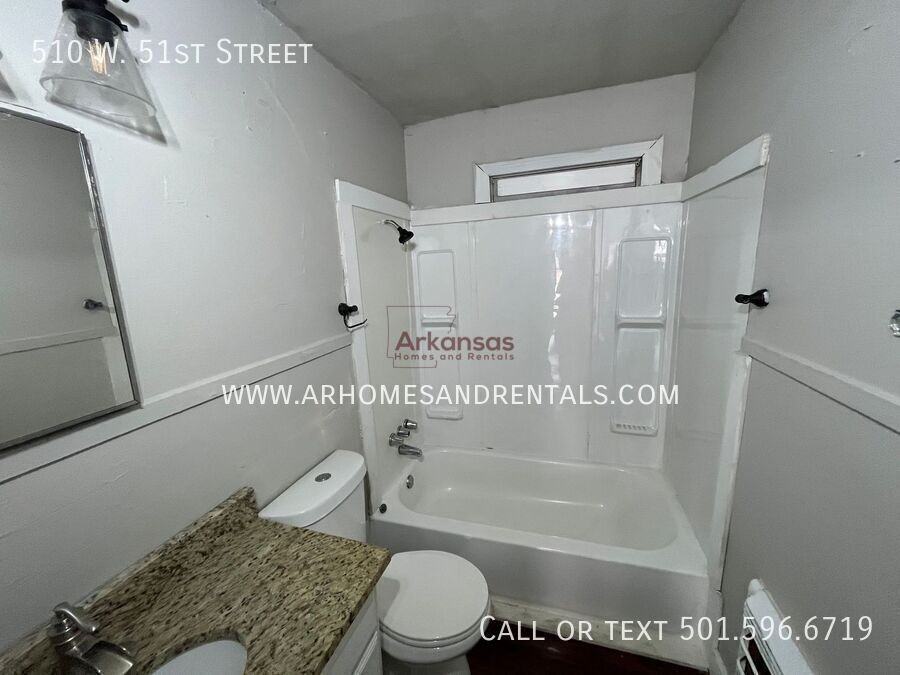 510 W 51st St - Photo 6 of 12