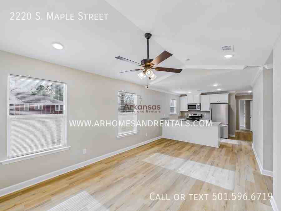 2220 S Maple St - Photo 3 of 12