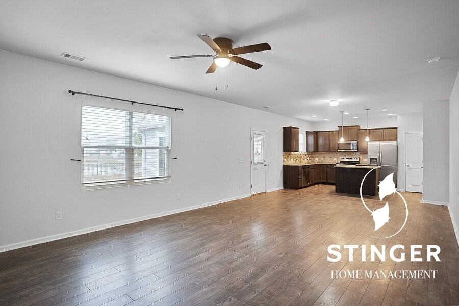 108 Saluda Way - Photo 7 of 45