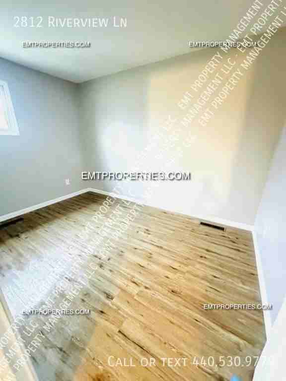2812 Riverview Ln - Photo 3 of 8