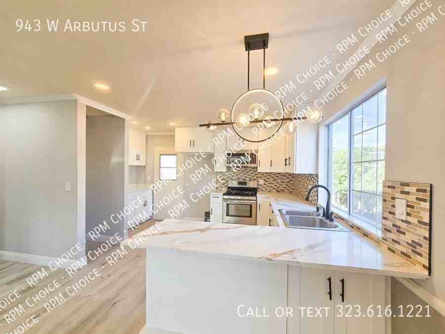 943 W Arbutus St - Photo 4 of 18