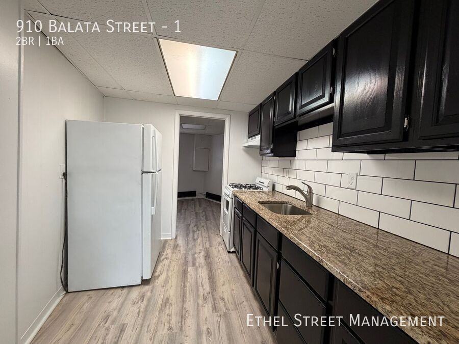 910 Balata St #1 - Photo 3 of 12