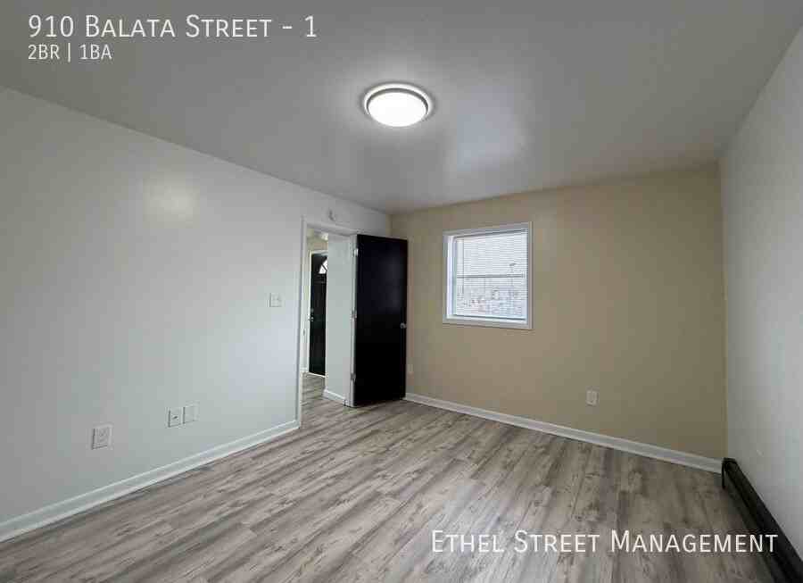 910 Balata St #1 - Photo 6 of 12