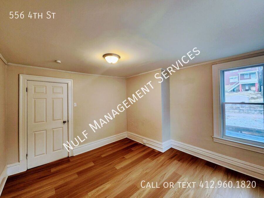 556 4th St - Photo 6 of 8