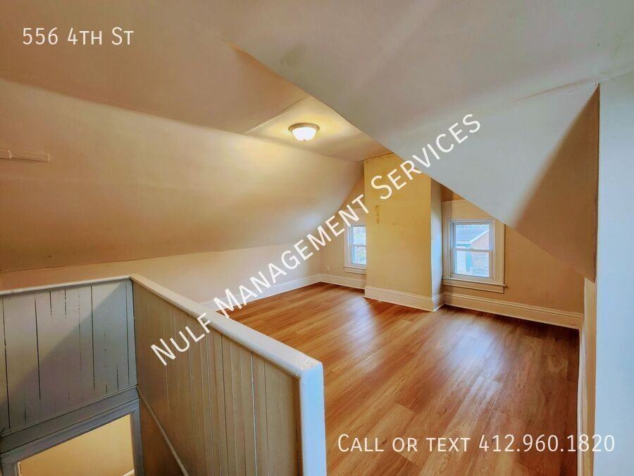 556 4th St - Photo 7 of 8