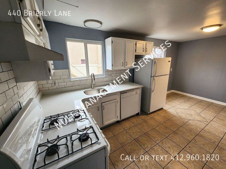 440 Brierly Ln - Photo 2 of 7