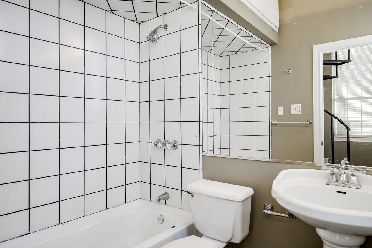 1603 Shoal Creek Blvd - Photo 2 of 43