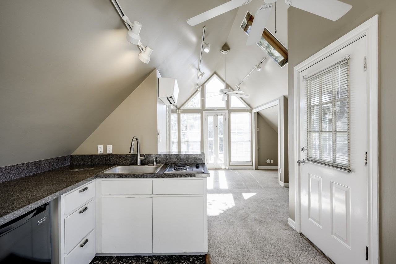 1603 Shoal Creek Blvd - Photo 5 of 43