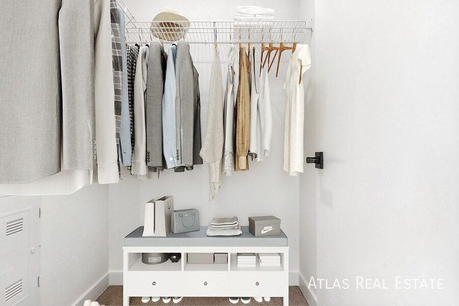 240 Osiander Street - Photo 6 of 32