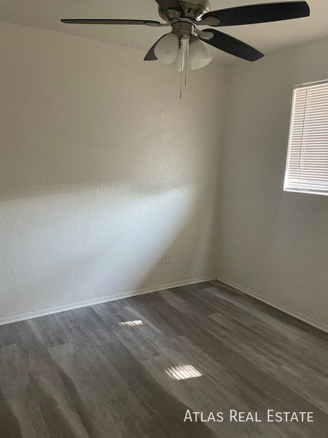 2512 W Ocotillo Rd #3 - Photo 6 of 11