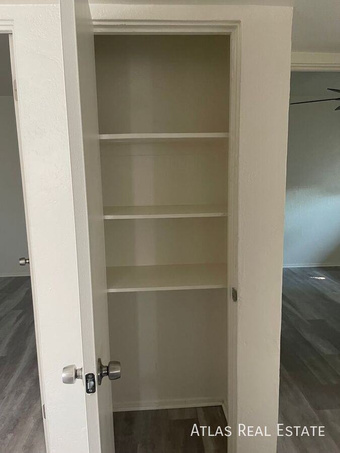 2512 W Ocotillo Rd #3 - Photo 7 of 11