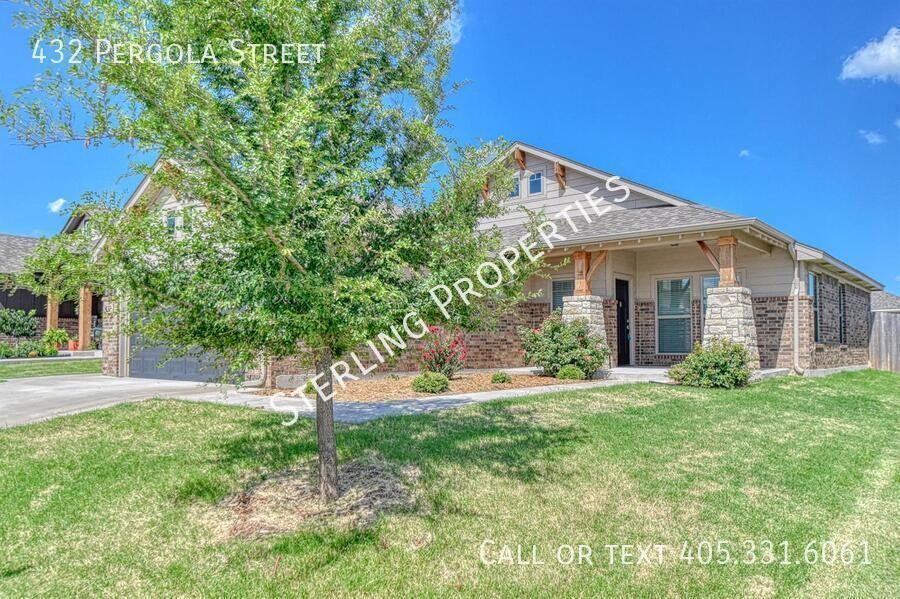 432 Pergola St - Photo 2 of 43