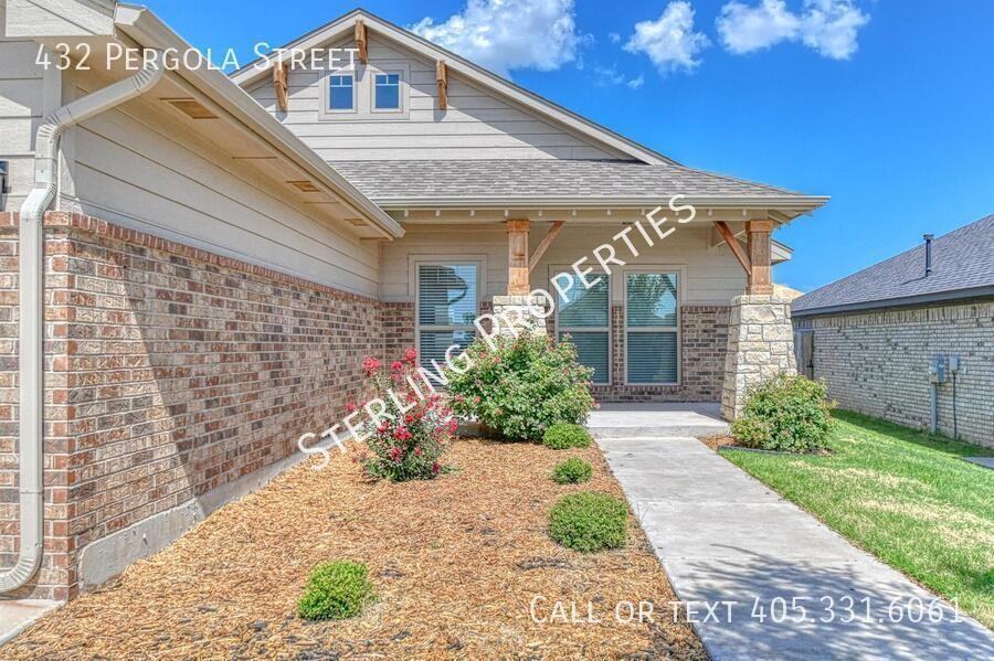 432 Pergola St - Photo 3 of 43