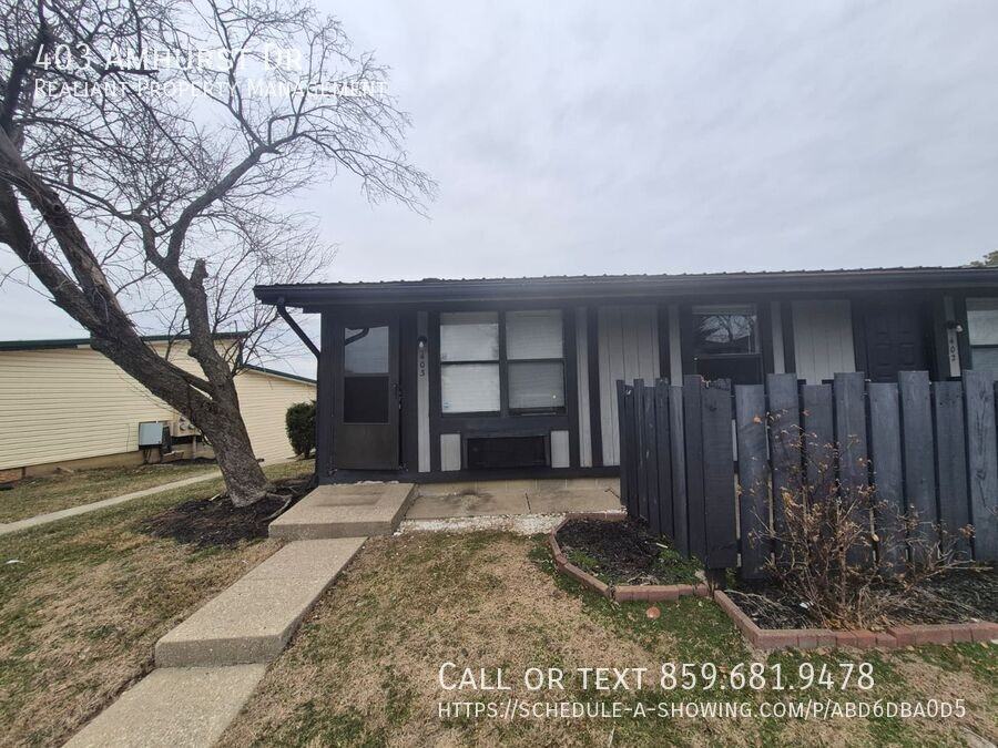 403 Amhurst Dr - Photo 3 of 10