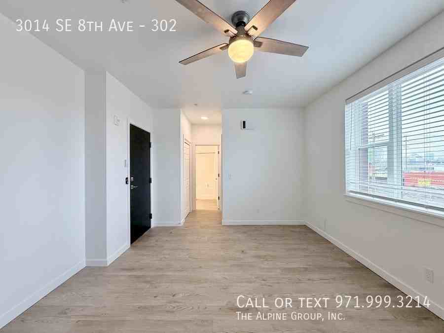 3014 Se 8th Ave #302 - Photo 4 of 19