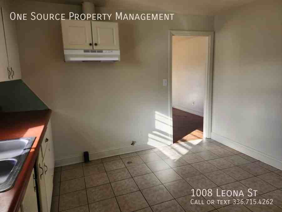 1008 Leona St - Photo 6 of 11