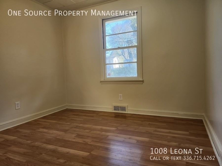 1008 Leona St - Photo 7 of 11