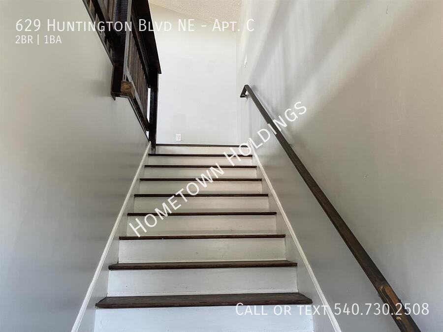 629 Huntington Blvd Ne #C - Photo 2 of 8