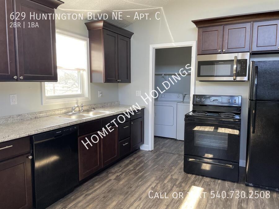 629 Huntington Blvd Ne #C - Photo 3 of 8