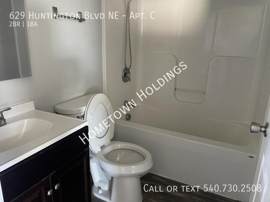 629 Huntington Blvd Ne #C - Photo 6 of 8