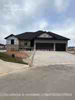 featured image of 895 E Virginia Ln