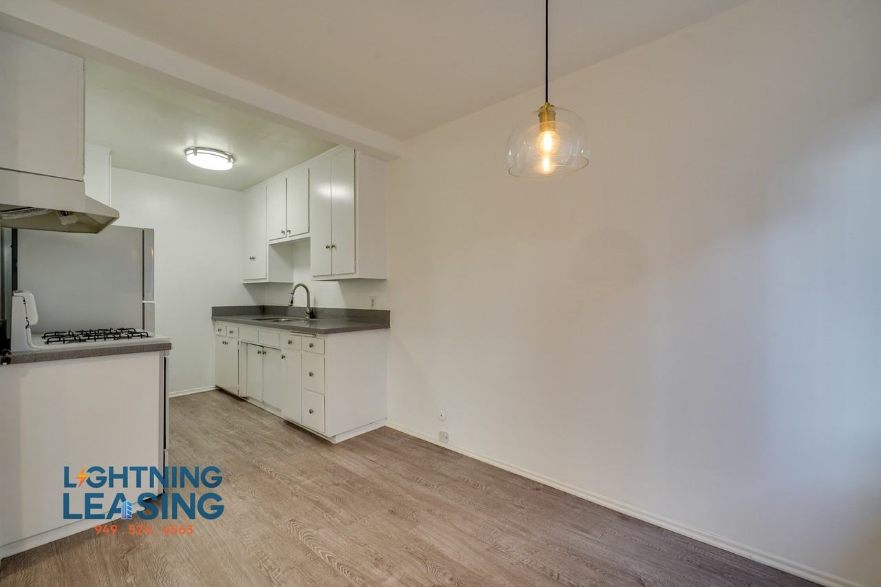 826 N Edinburgh Ave #2 - Photo 6 of 17