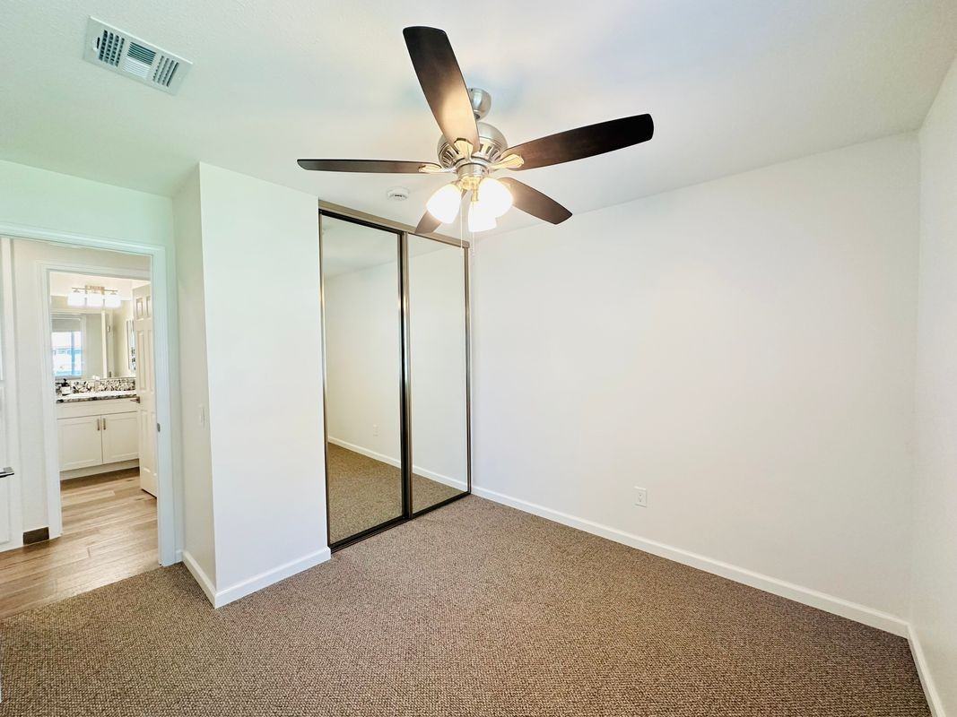 2912 E Brookside Ct - Photo 7 of 13