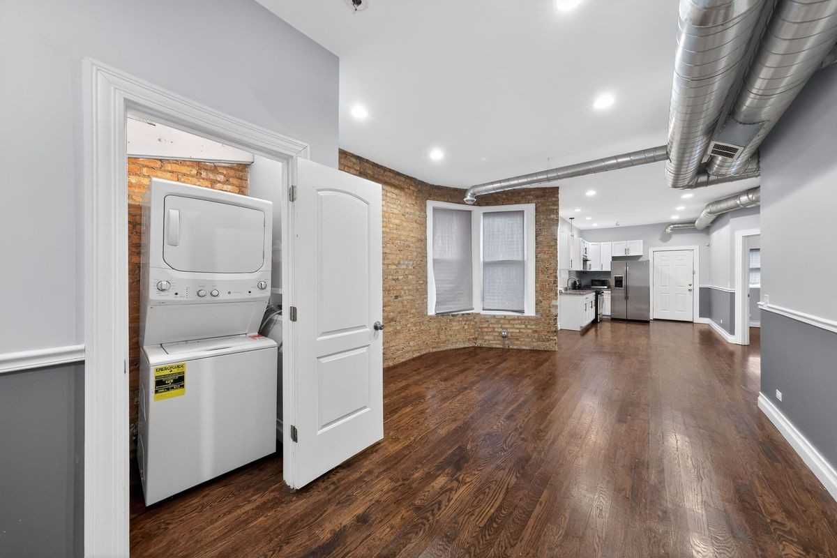 7038 S Eberhart Ave ##1 - Photo 3 of 14