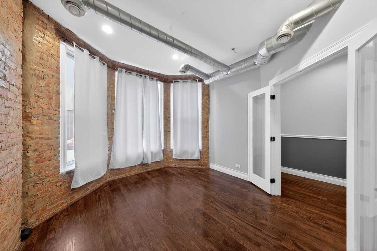 7038 S Eberhart Ave ##1 - Photo 7 of 14