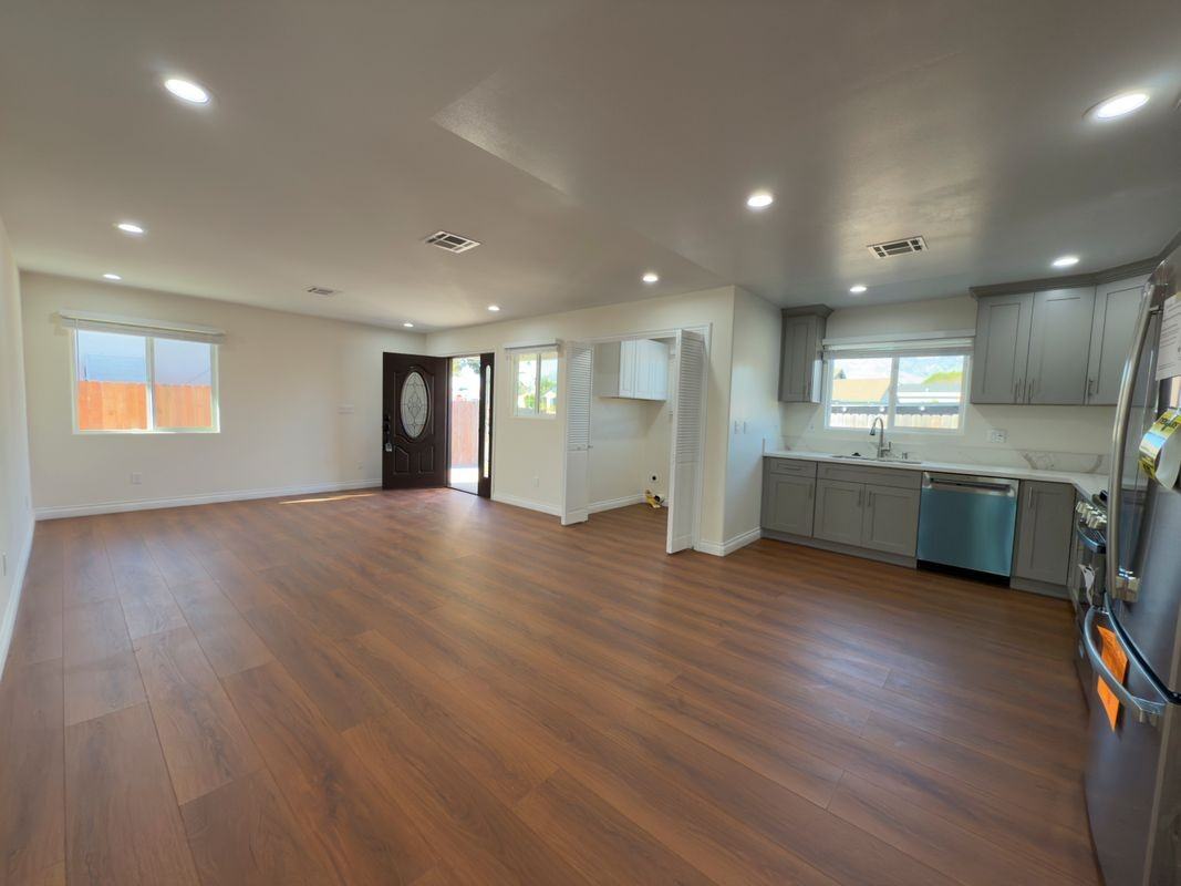 4010 Daines Dr - Photo 3 of 9