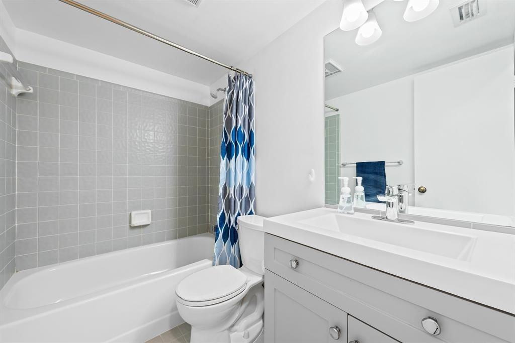 9821 Sw 3rd Ct - Photo 4 of 7